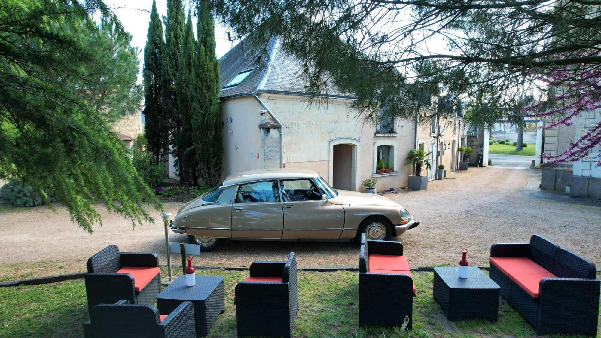 Hotel & Spa Chai De La Paleine Le Puy-Notre-Dame Eksteriør bilde