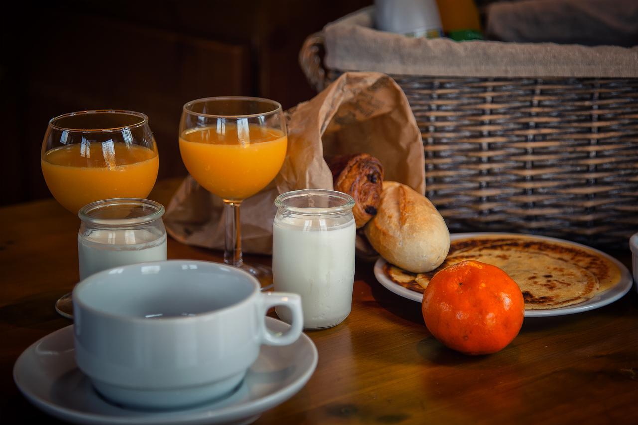 Hotel & Spa Chai De La Paleine Le Puy-Notre-Dame Eksteriør bilde