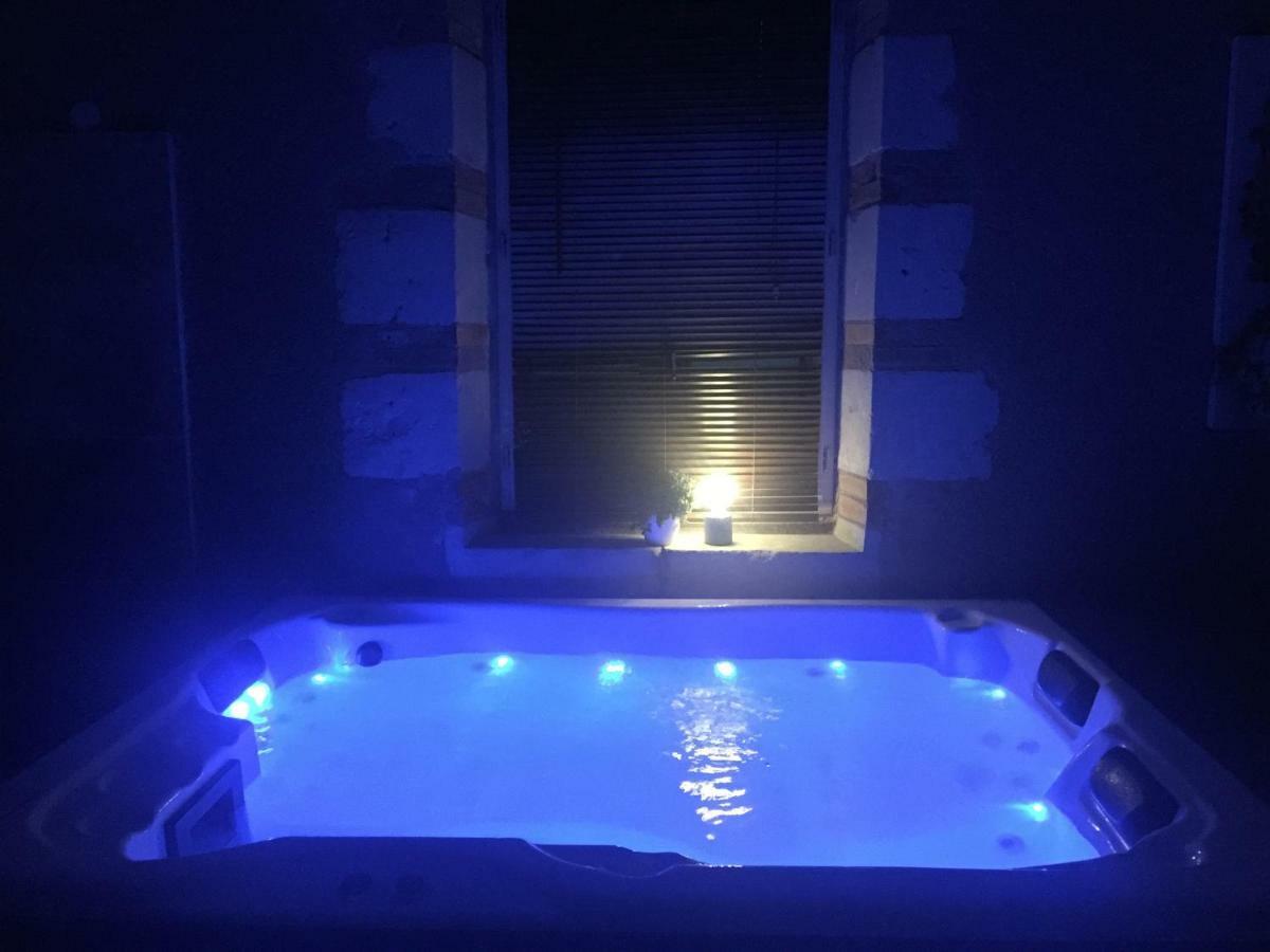 Hotel & Spa Chai De La Paleine Le Puy-Notre-Dame Eksteriør bilde